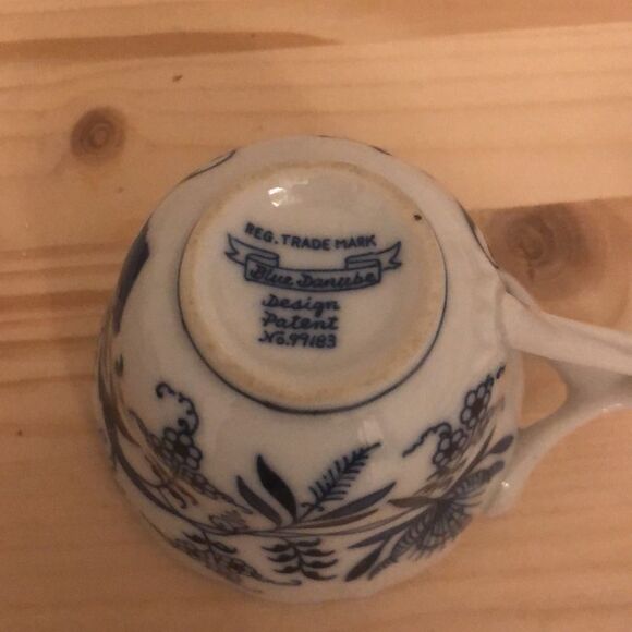 Vintage Blue Danube China Set of 2 Teacups and saucers EUC - Picture 3 of 6